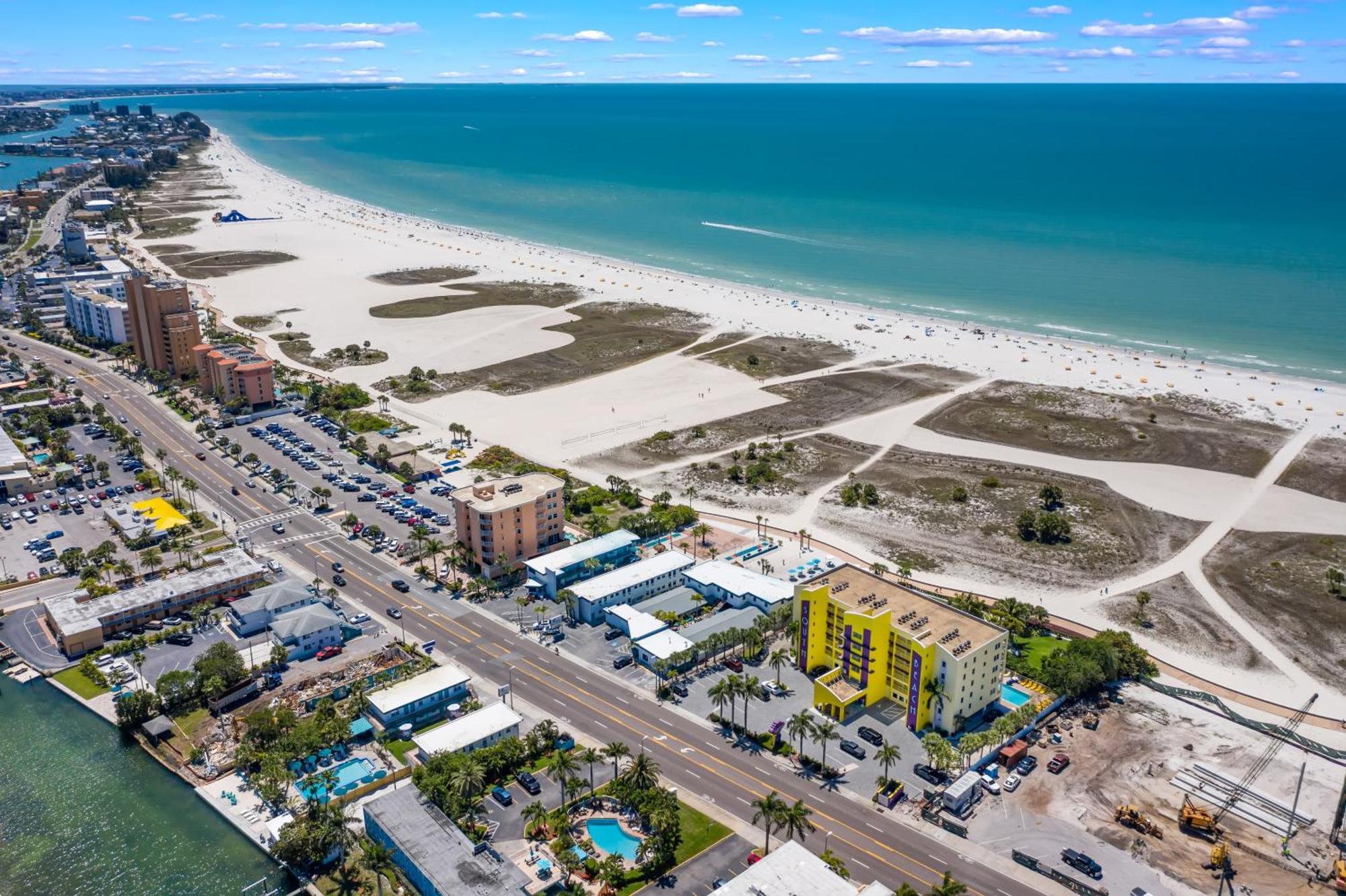 South Beach Condo Hotel St. Pete Beach Room photo